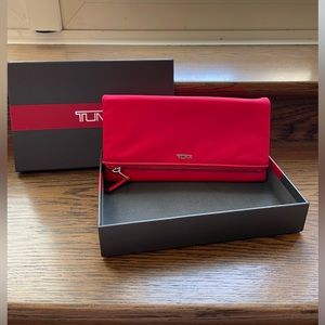 NEW - Tumi  VOYAGEUR Travel Wallet in Red